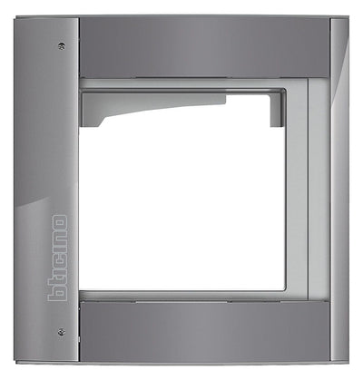 BTicino 350213 Abdeckrahmen 1M m.Träger f.Türstation SFERA Aluminium Allstreet
