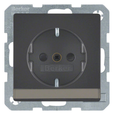 Berker MAN0204323 Steckdose SCHUKO m.Beschriftungsfeld u.erh.BS Q .1/Q.3