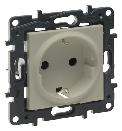 Legrand 864662 Schuko Steckdose (SL) Berührungsschutz Niloe Step Sand