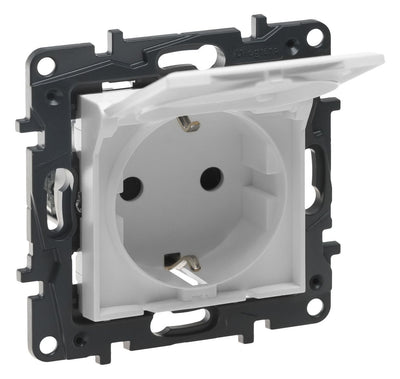 Legrand 864163 Schuko Steckdose Ber. schutz Klappdeckel Niloe Step ultraweiß
