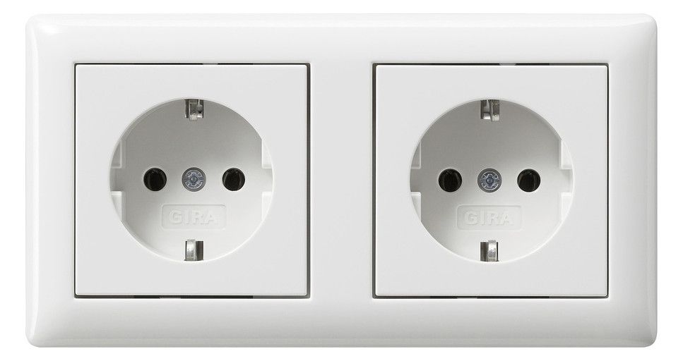 GIRA 479303 SCHUKO-Steckdose 2f verdr.+ Rahmen Standard 55 Reinweiß glänzend