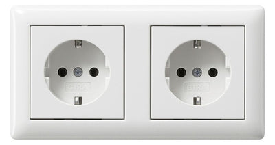 GIRA 479303 SCHUKO-Steckdose 2f verdr.+ Rahmen Standard 55 Reinweiß glänzend